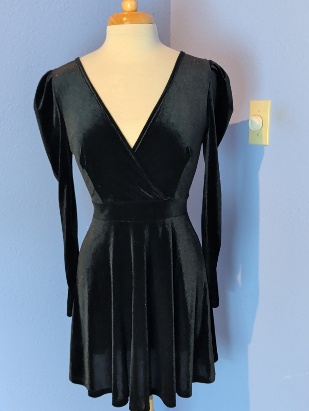 Velvet Black Dress - Picture 1 of 6